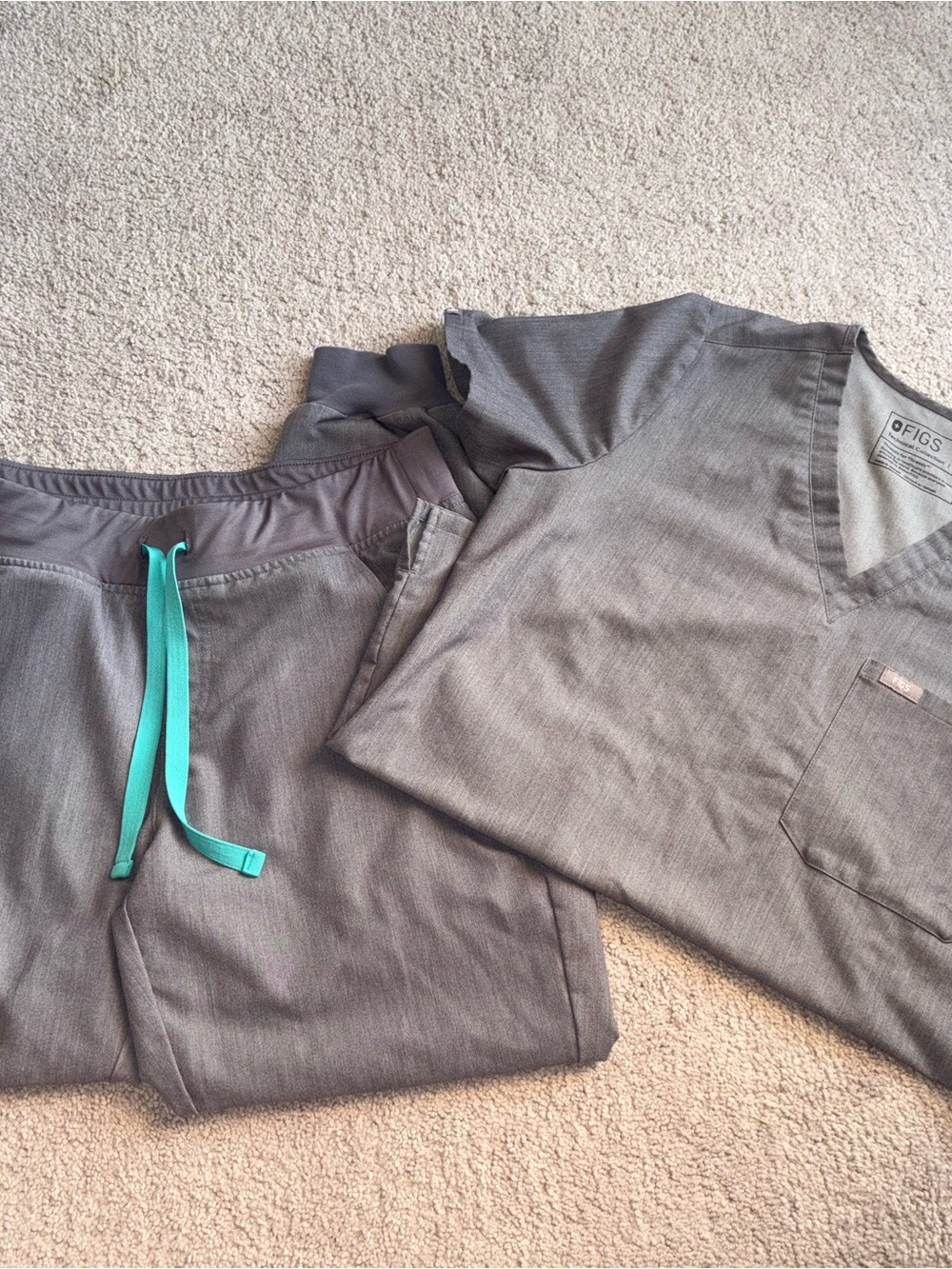 Figs Technical Collection: Graphite Grey Set Medium